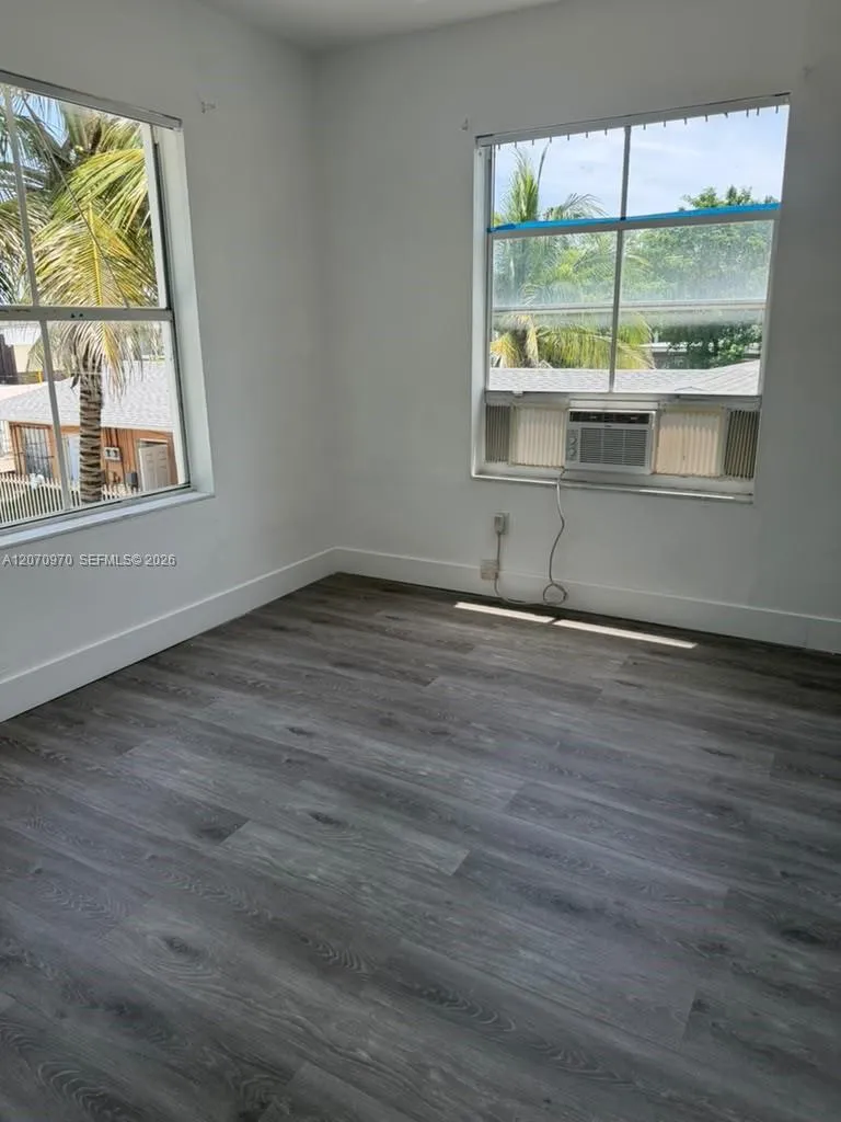1236 NW 28th St #1 Miami, FL 33142