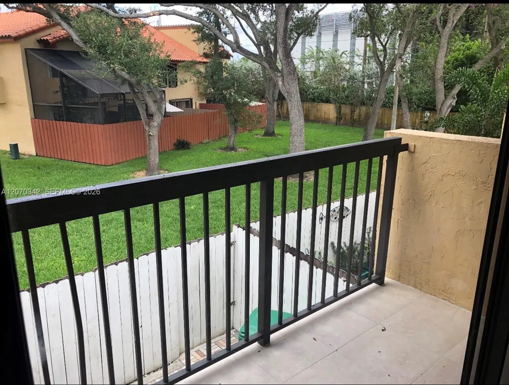 10093 SW 77th Ct #10093 Miami, FL 33156