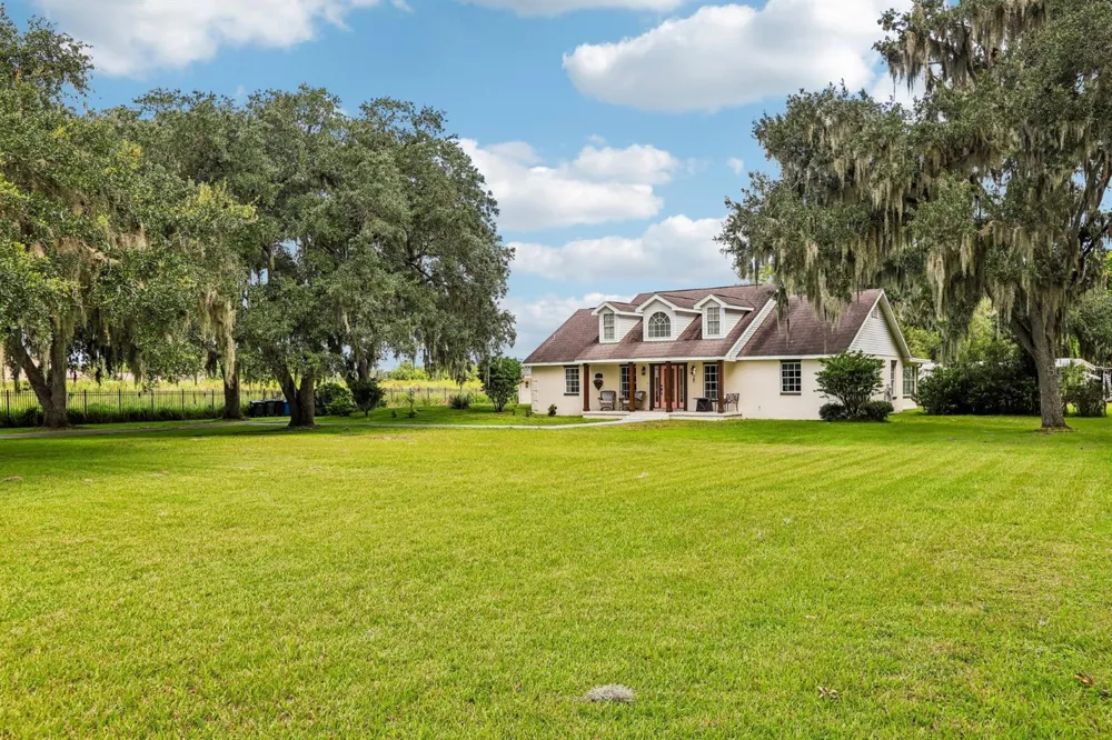 408 HOLLOWAY ROAD Plant City, FL 33567