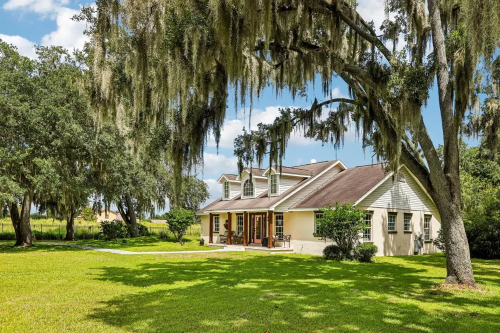 408 HOLLOWAY ROAD Plant City, FL 33567