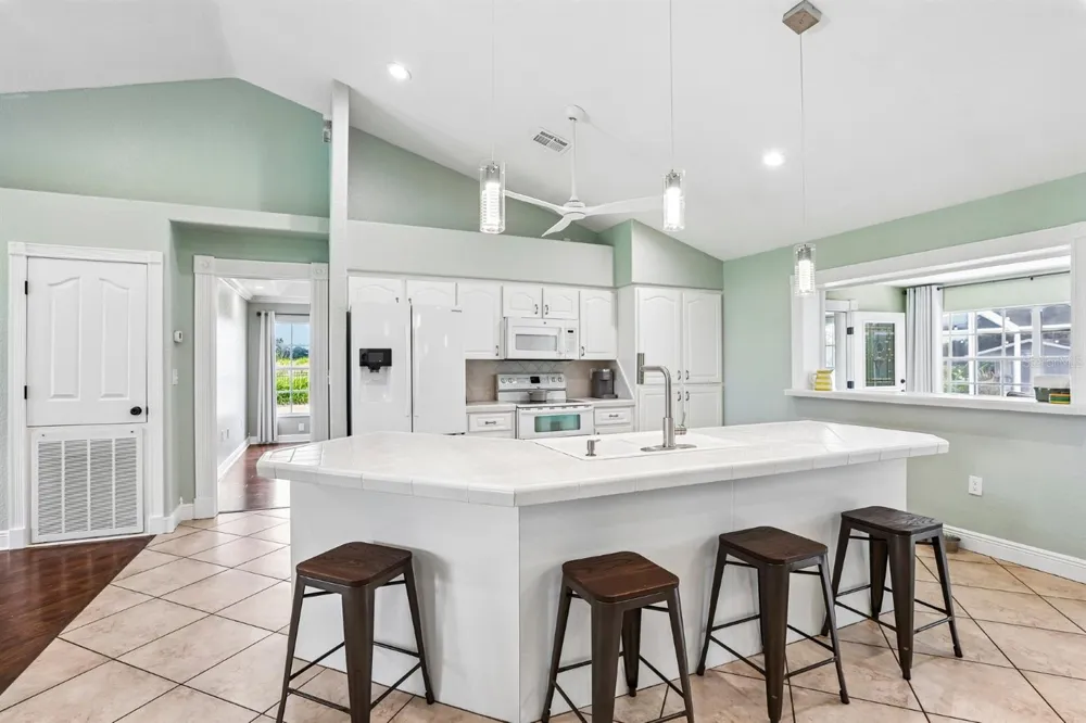 408 HOLLOWAY ROAD Plant City, FL 33567