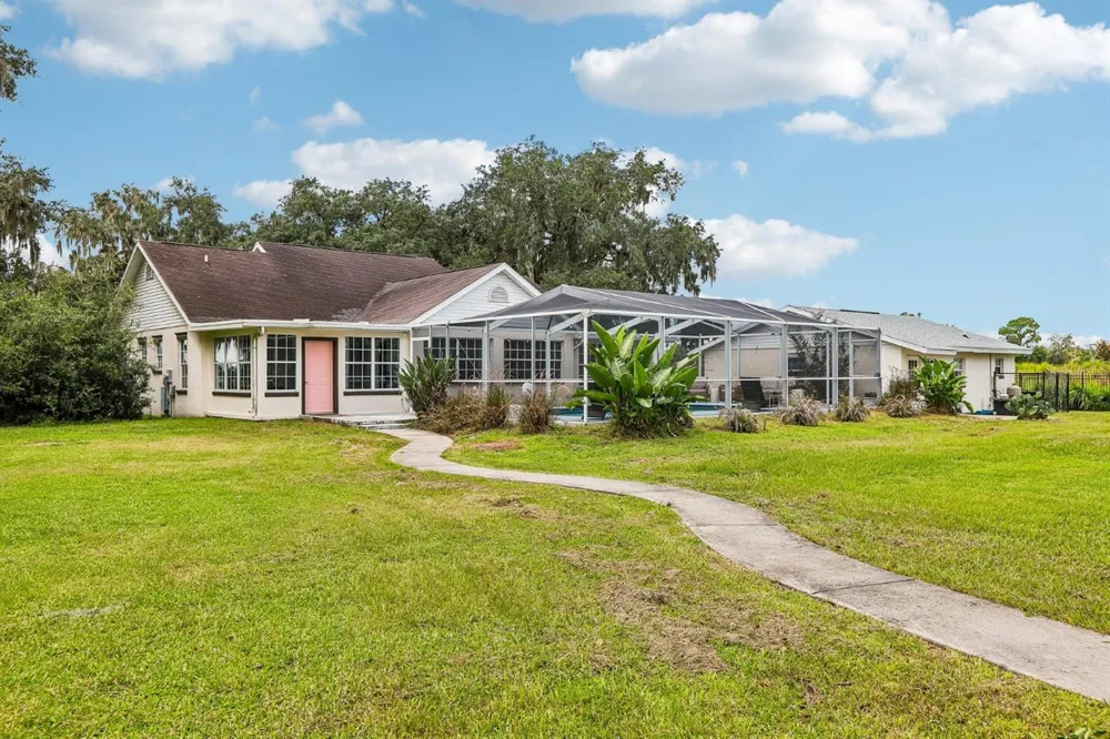 408 HOLLOWAY ROAD Plant City, FL 33567