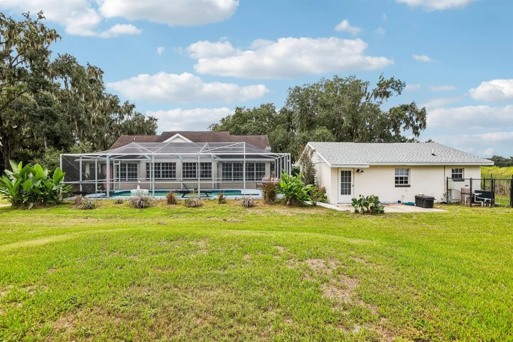 408 HOLLOWAY ROAD Plant City, FL 33567