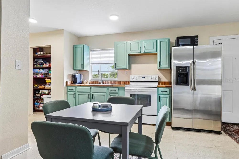 408 HOLLOWAY ROAD Plant City, FL 33567