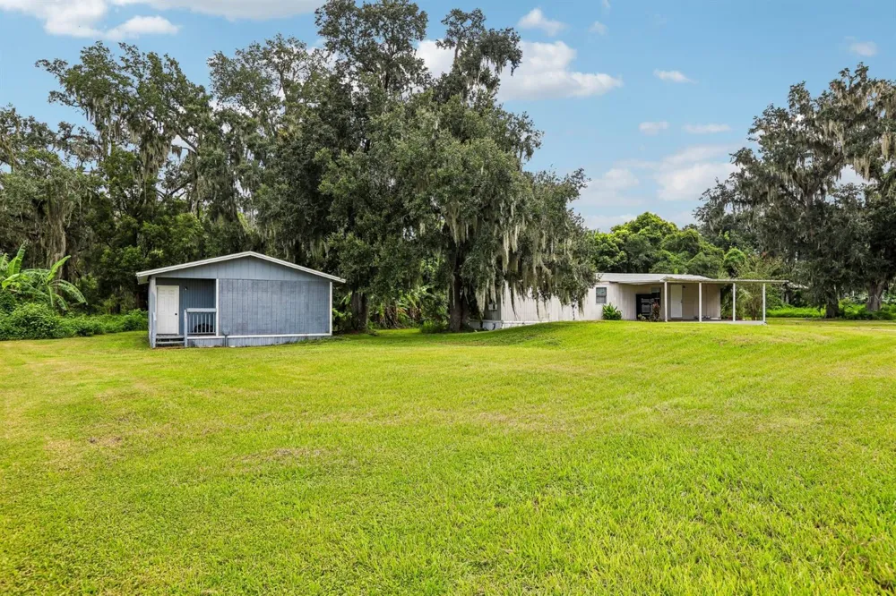 408 HOLLOWAY ROAD Plant City, FL 33567