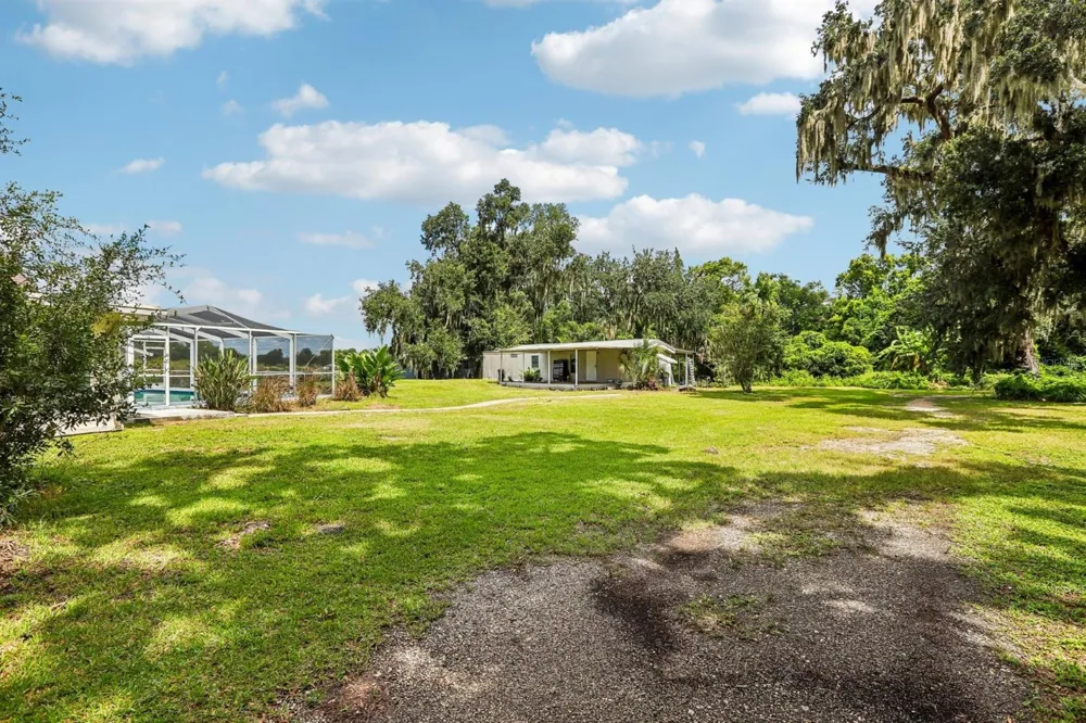 408 HOLLOWAY ROAD Plant City, FL 33567