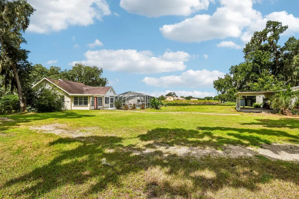 408 HOLLOWAY ROAD Plant City, FL 33567
