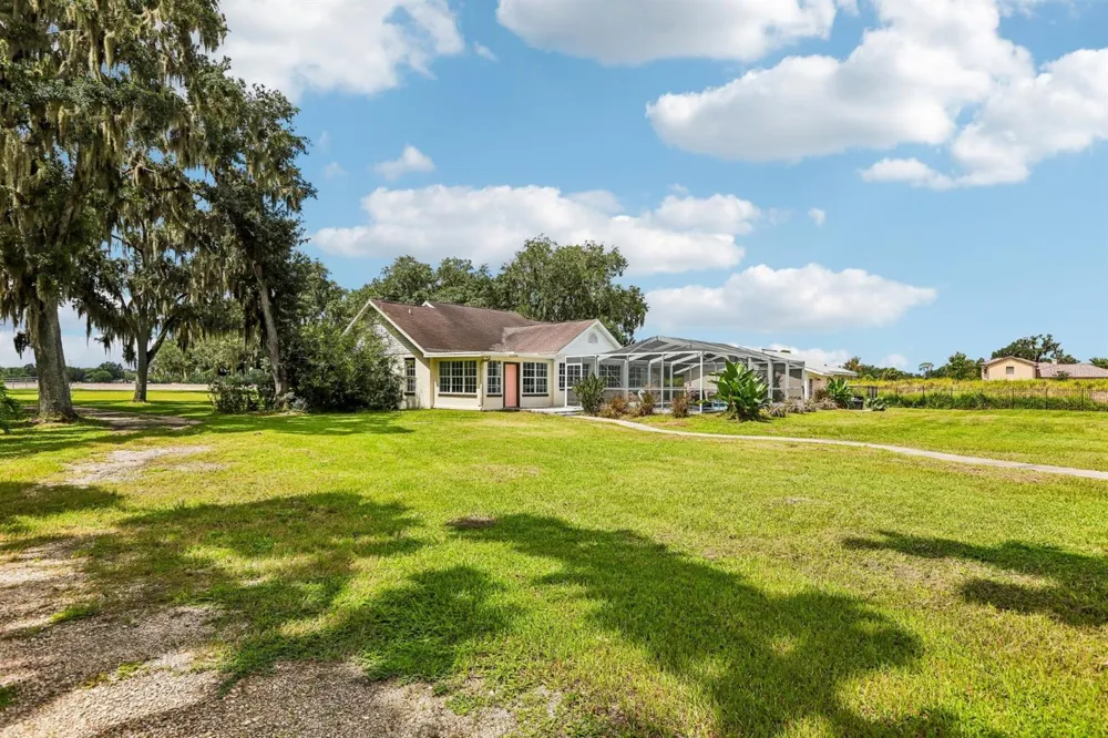 408 HOLLOWAY ROAD Plant City, FL 33567