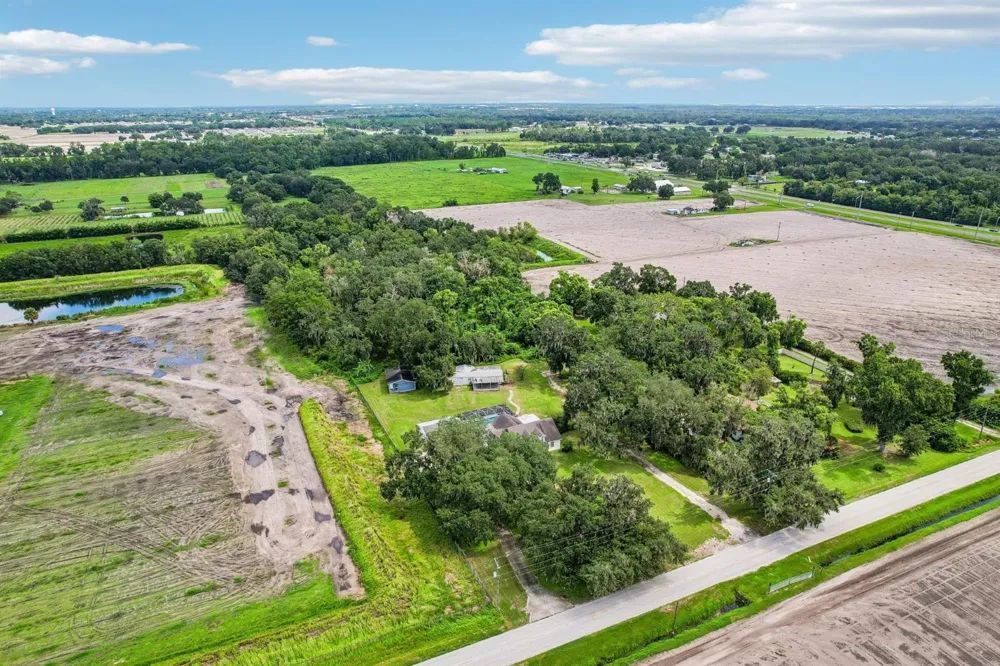 408 HOLLOWAY ROAD Plant City, FL 33567