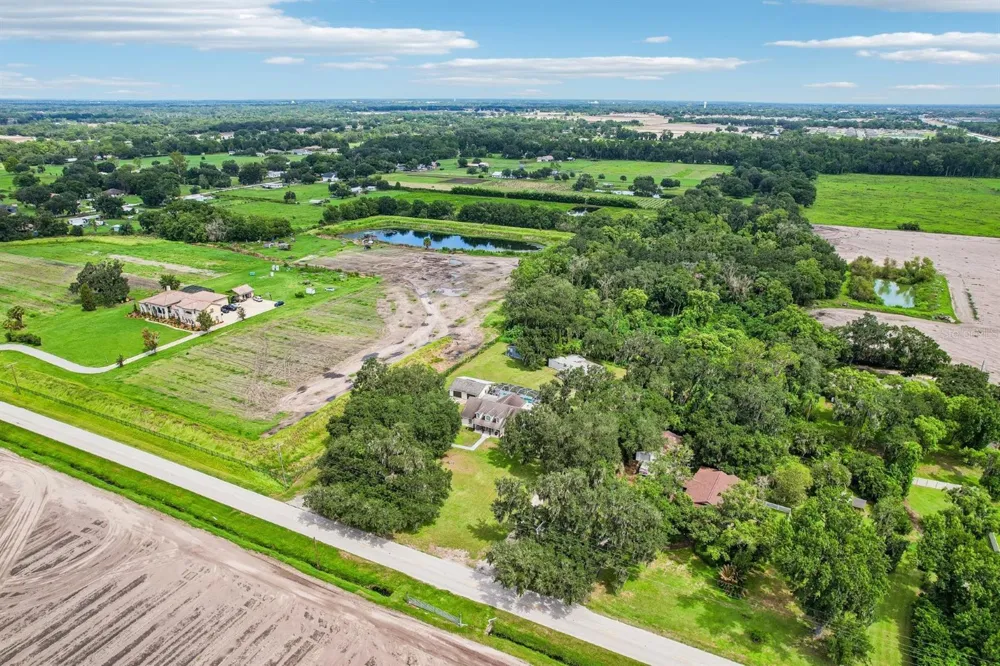 408 HOLLOWAY ROAD Plant City, FL 33567
