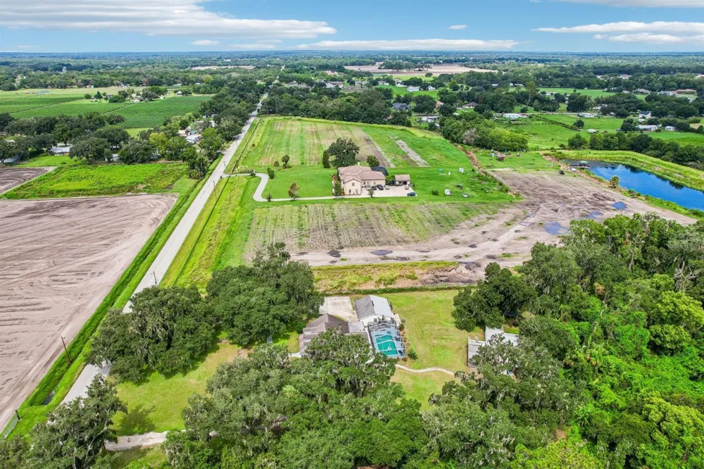 408 HOLLOWAY ROAD Plant City, FL 33567