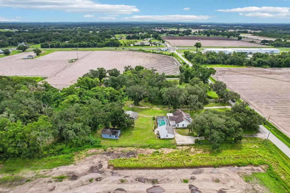 408 HOLLOWAY ROAD Plant City, FL 33567