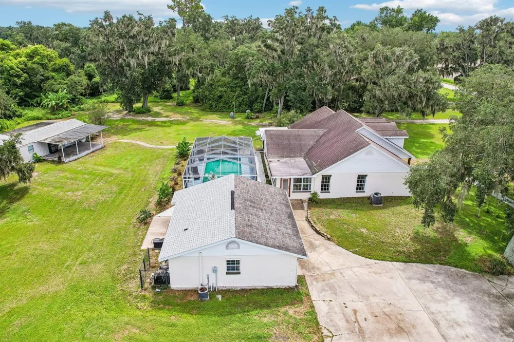 408 HOLLOWAY ROAD Plant City, FL 33567