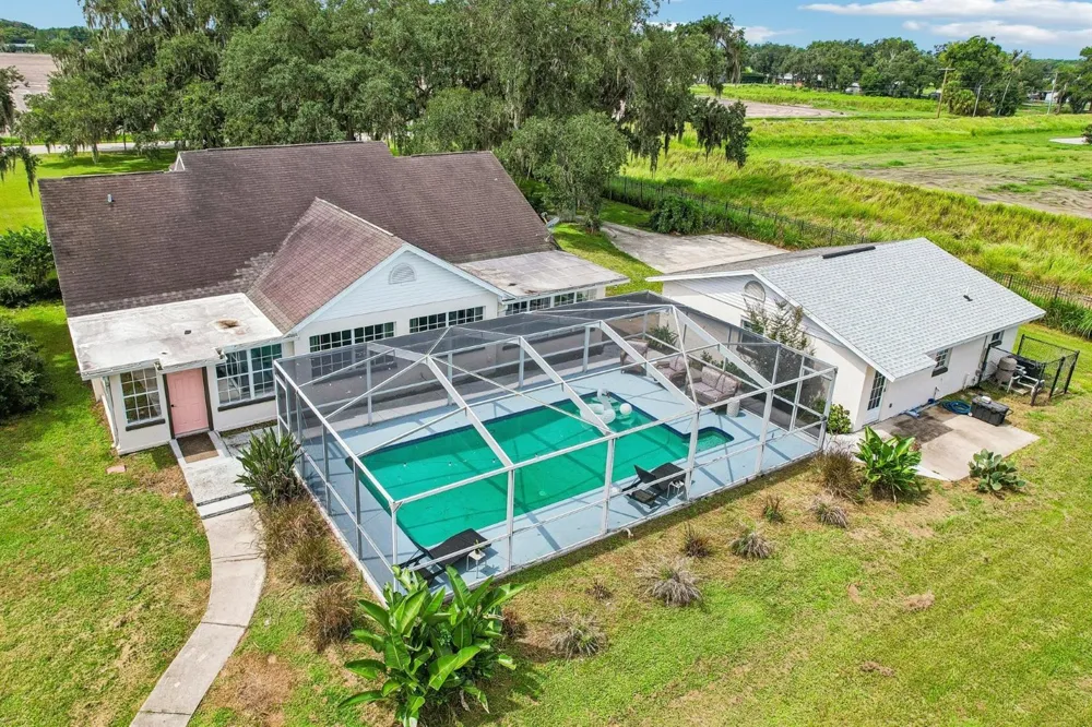 408 HOLLOWAY ROAD Plant City, FL 33567