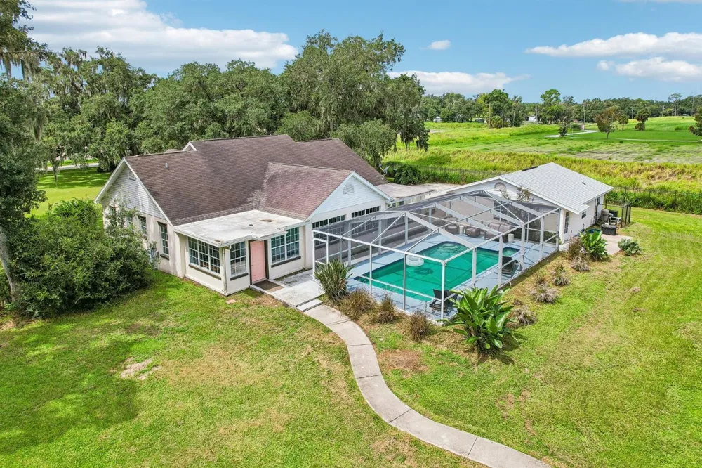 408 HOLLOWAY ROAD Plant City, FL 33567