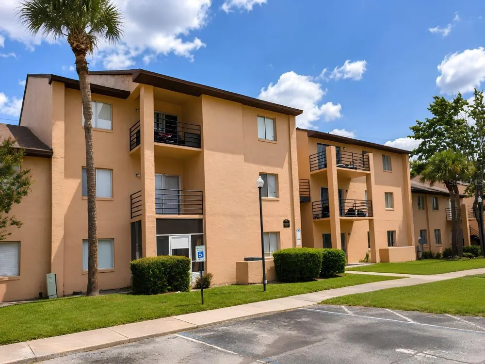 5214 VIA HACIENDA CIRCLE #A308 Orlando, FL 32839