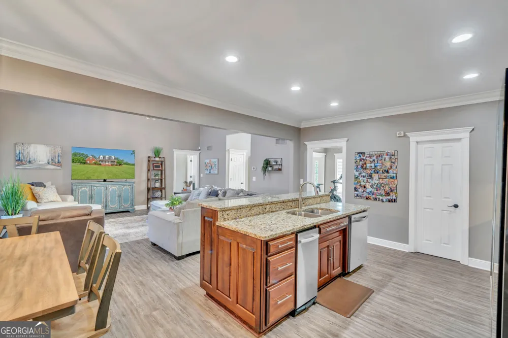 2717 Old Eastman RD Cadwell, GA 31009