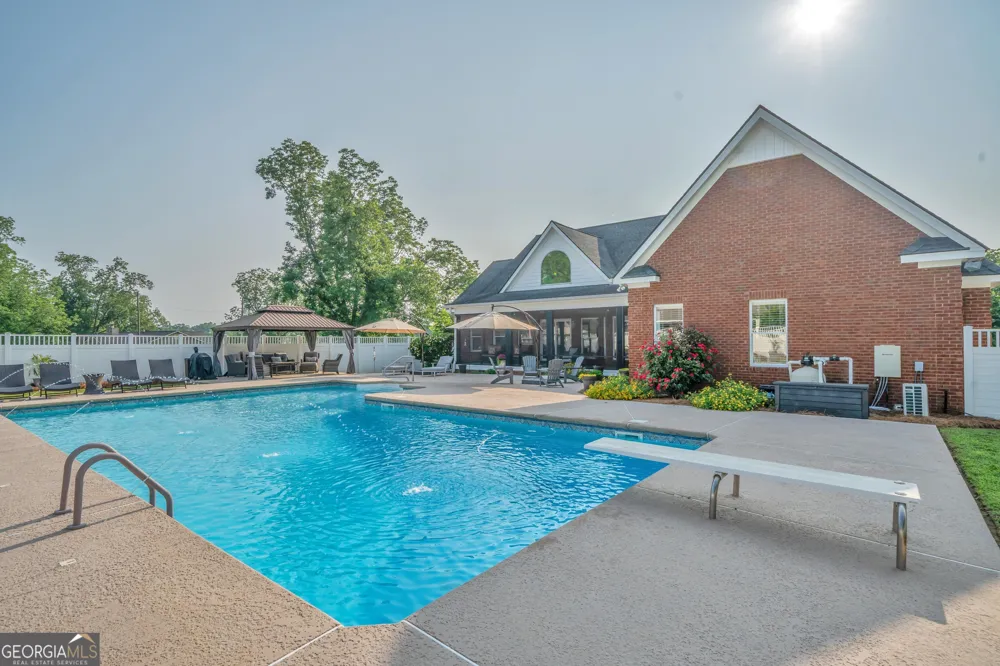 2717 Old Eastman RD Cadwell, GA 31009