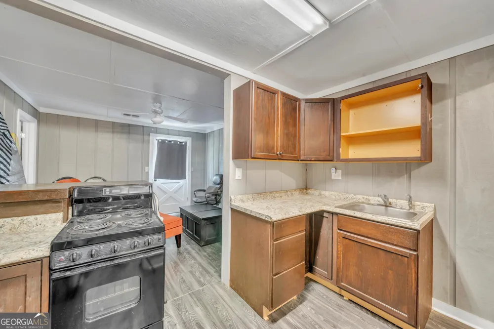 2717 Old Eastman RD Cadwell, GA 31009