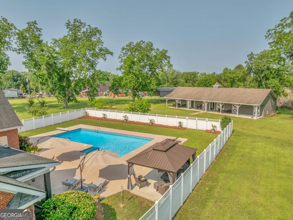 2717 Old Eastman RD Cadwell, GA 31009