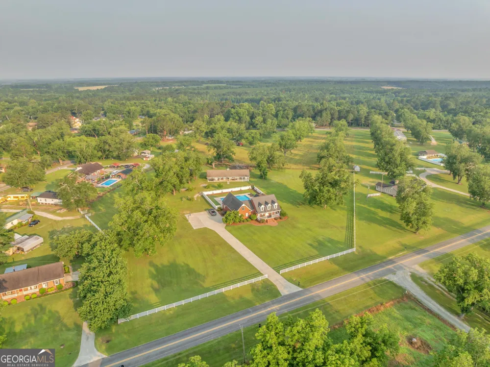2717 Old Eastman RD Cadwell, GA 31009