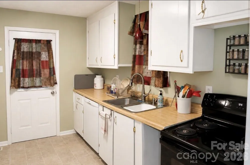 6210 Hilltop Avenue Kannapolis, NC 28081