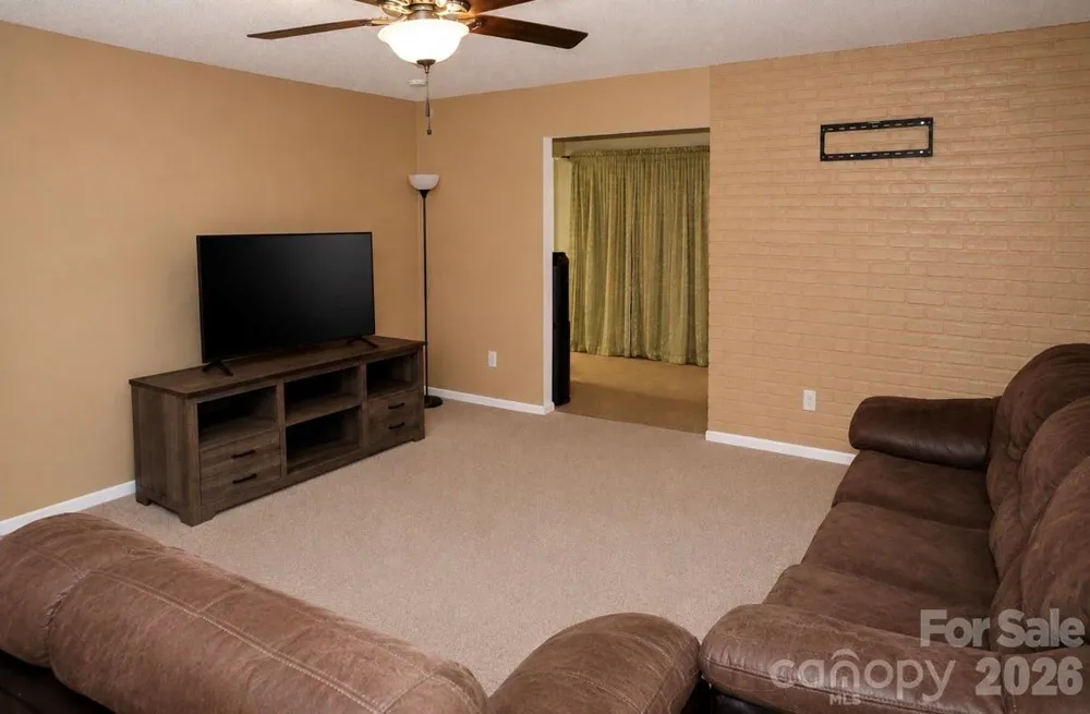 6210 Hilltop Avenue Kannapolis, NC 28081