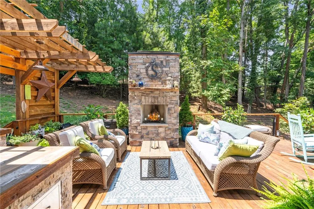 4886 Propes Drive Oakwood, GA 30566