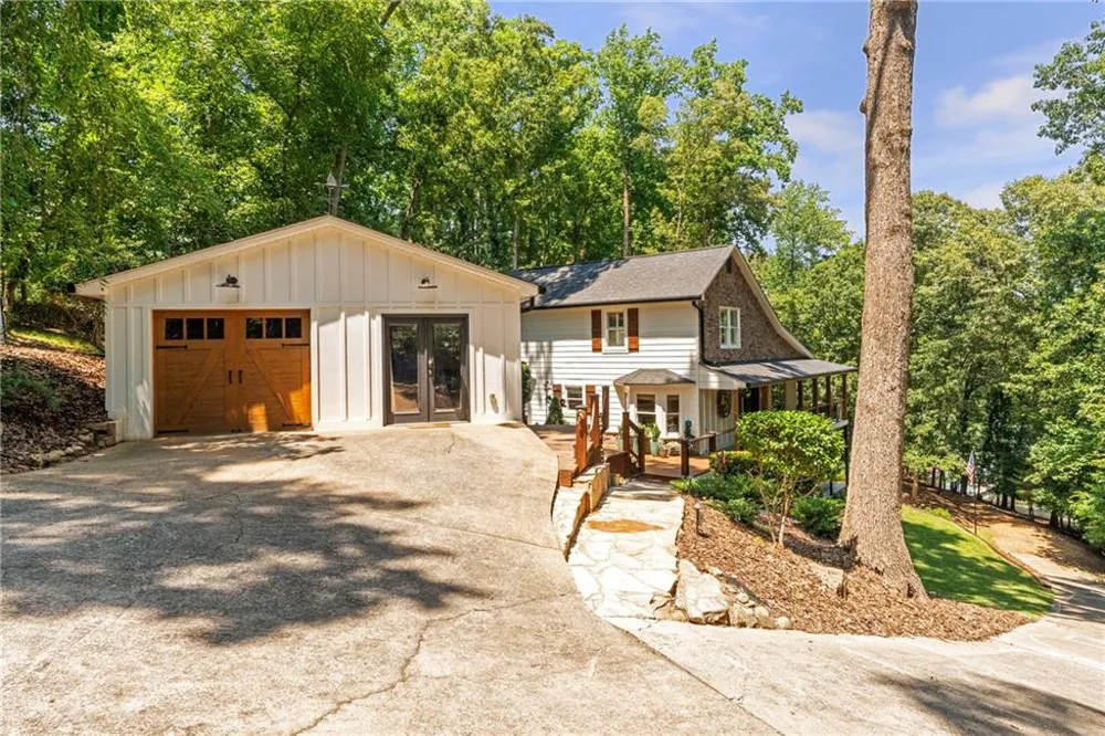 4886 Propes Drive Oakwood, GA 30566