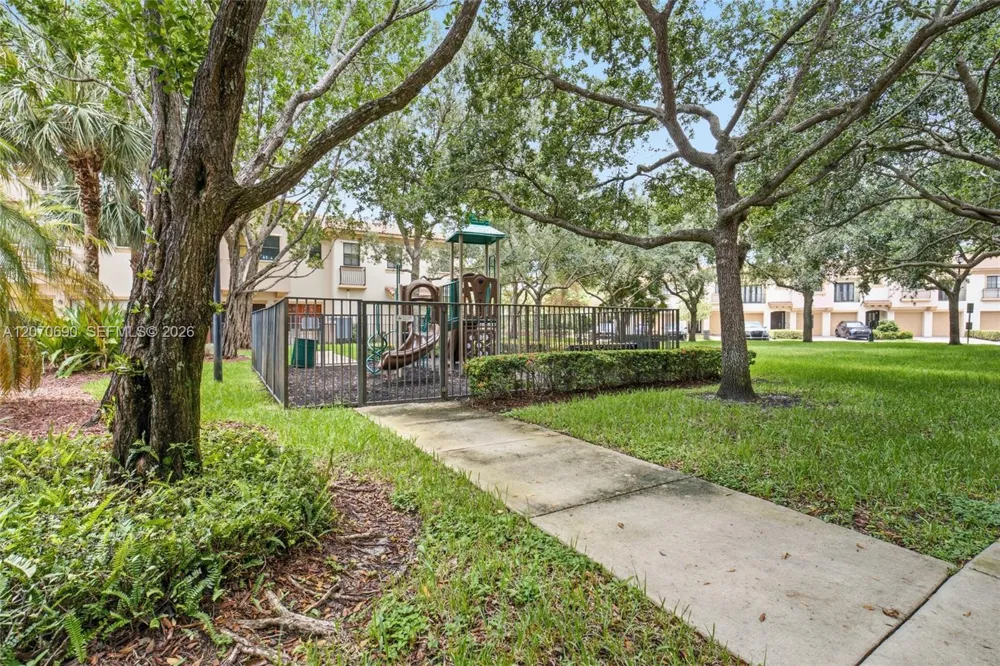 4758 Cypress St Coconut Creek, FL 33073
