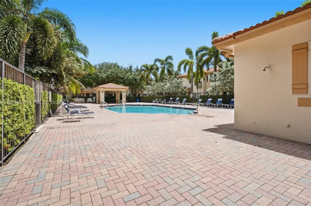 4758 Cypress St Coconut Creek, FL 33073