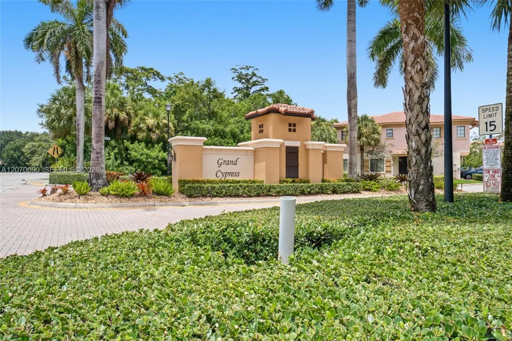 4758 Cypress St Coconut Creek, FL 33073