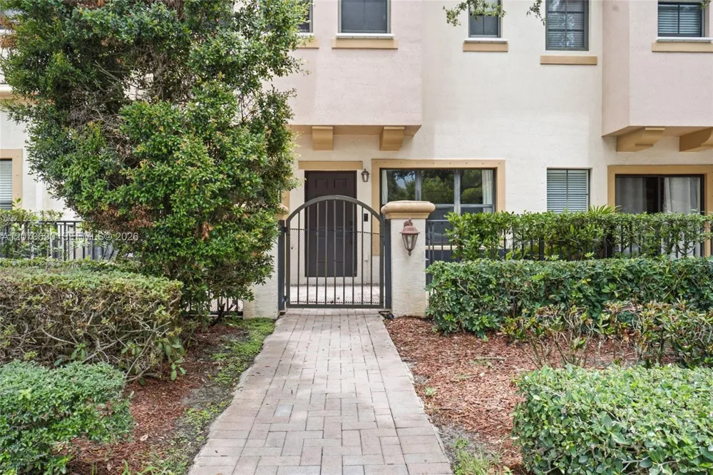 4758 Cypress St Coconut Creek, FL 33073