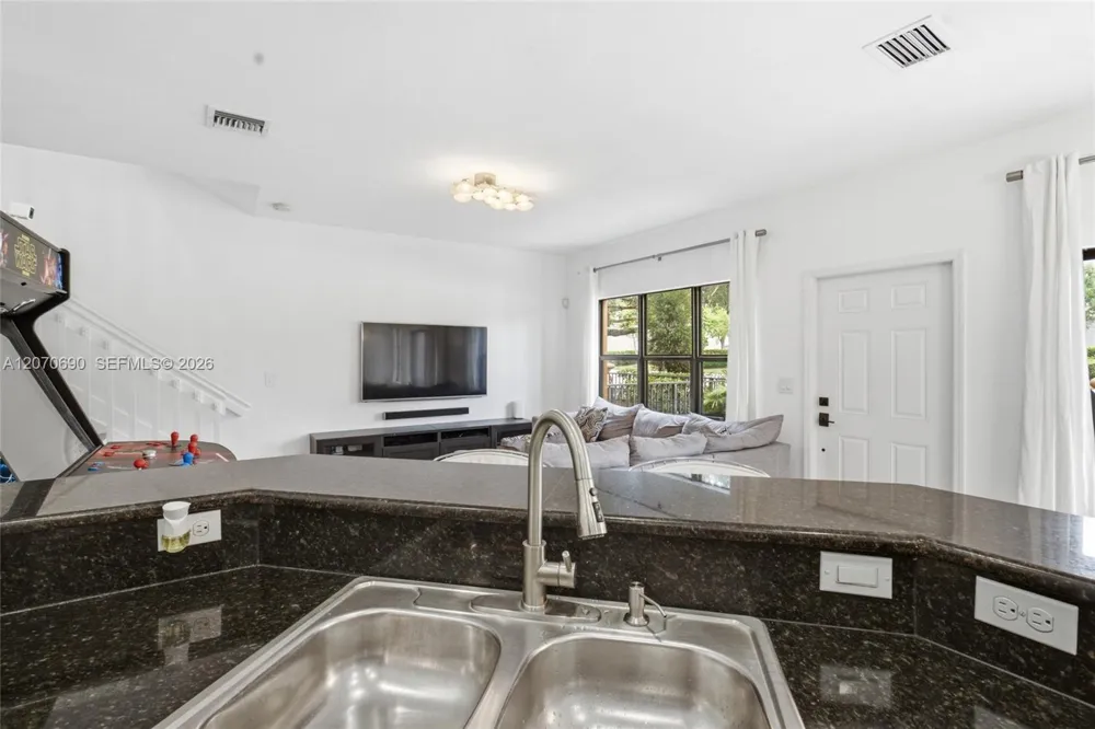 4758 Cypress St Coconut Creek, FL 33073