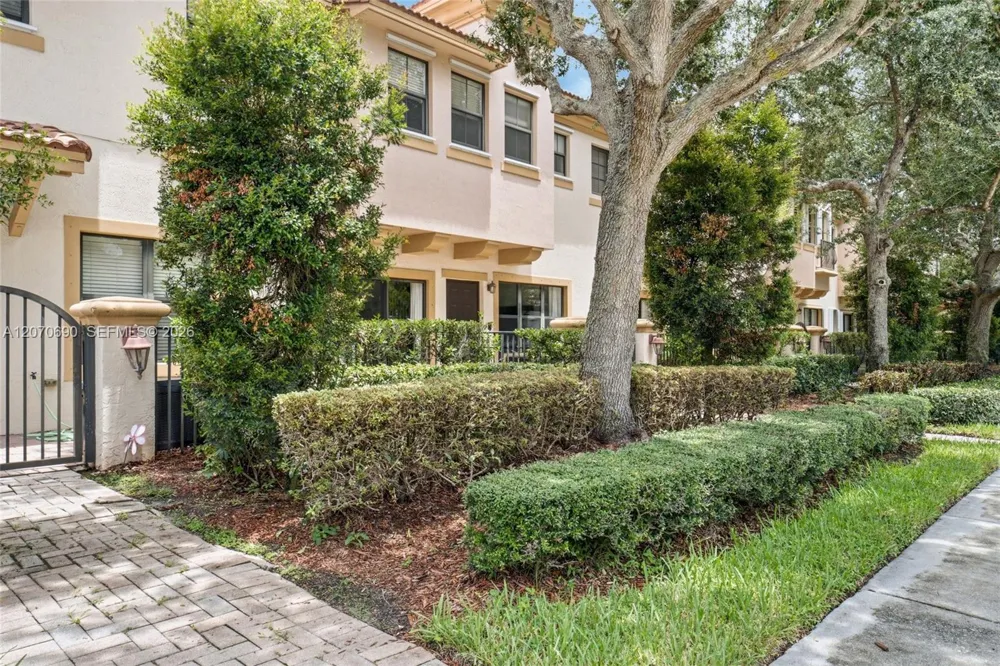 4758 Cypress St Coconut Creek, FL 33073