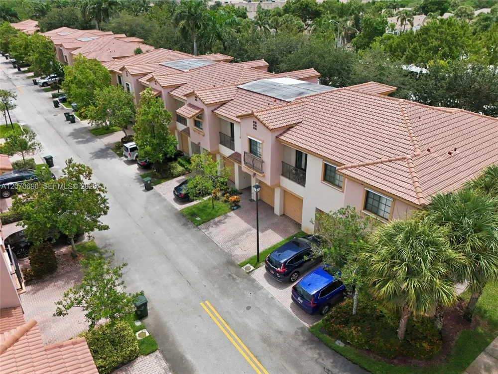 4758 Cypress St Coconut Creek, FL 33073