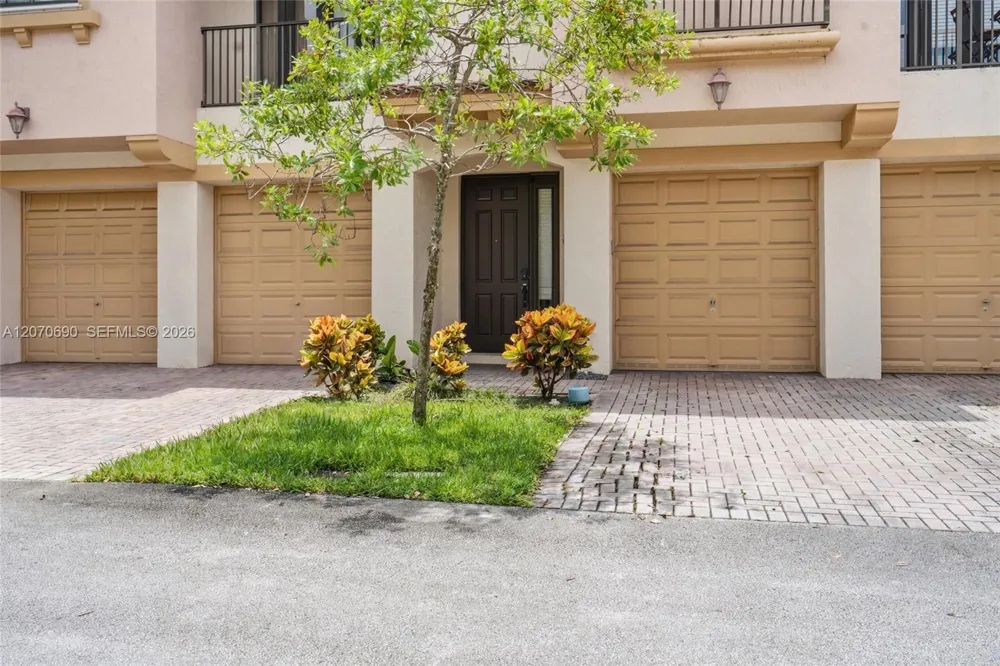 4758 Cypress St Coconut Creek, FL 33073