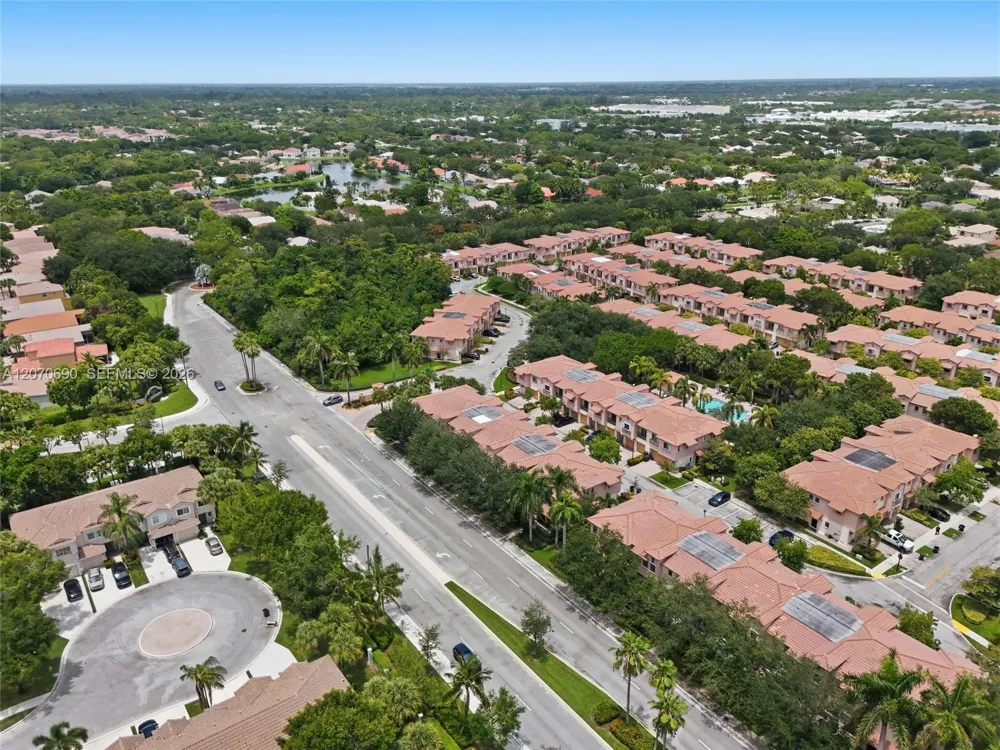 4758 Cypress St Coconut Creek, FL 33073