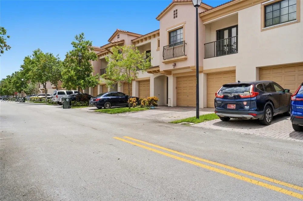 4758 Cypress St Coconut Creek, FL 33073