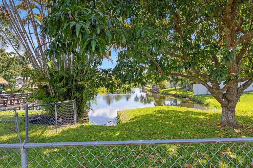 2760 SW 86th Way Davie, FL 33328