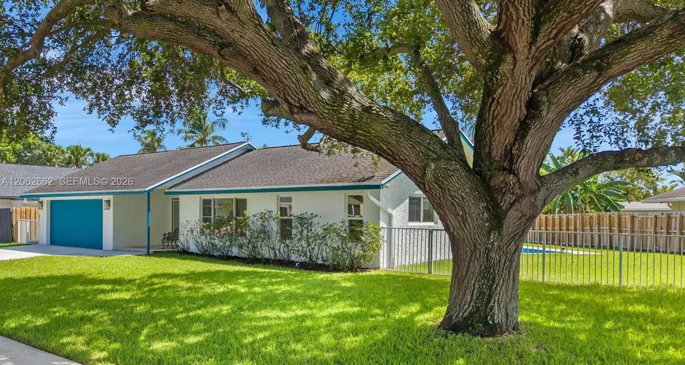 2760 SW 86th Way Davie, FL 33328