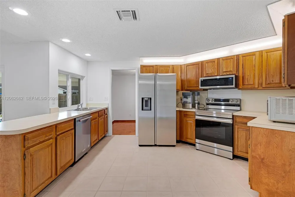 2760 SW 86th Way Davie, FL 33328