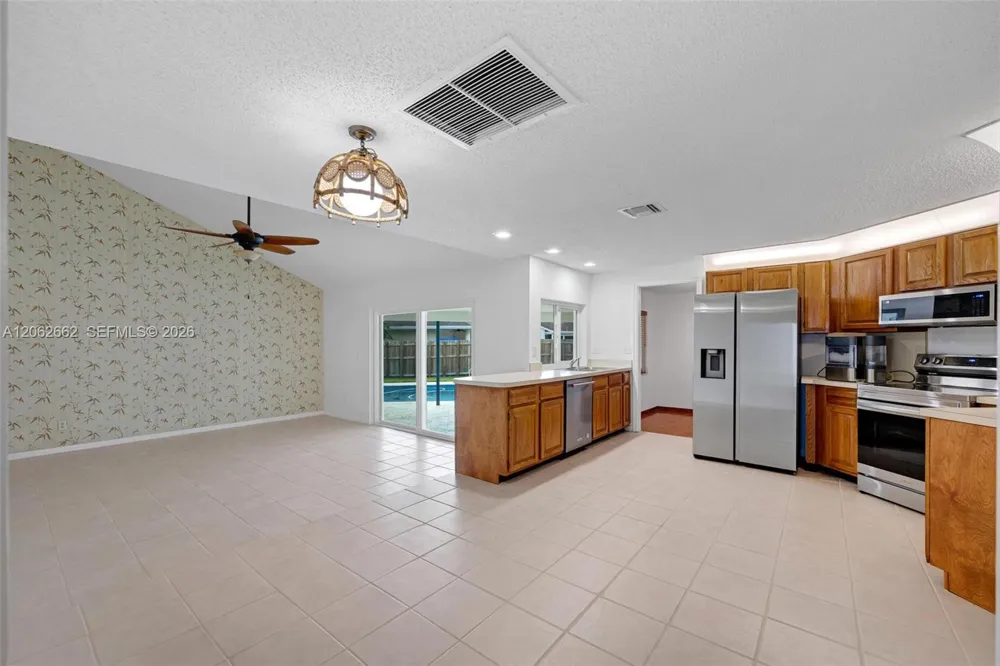 2760 SW 86th Way Davie, FL 33328