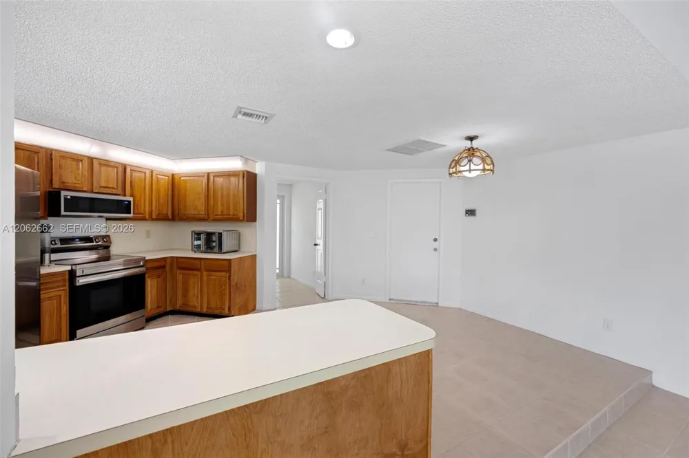 2760 SW 86th Way Davie, FL 33328