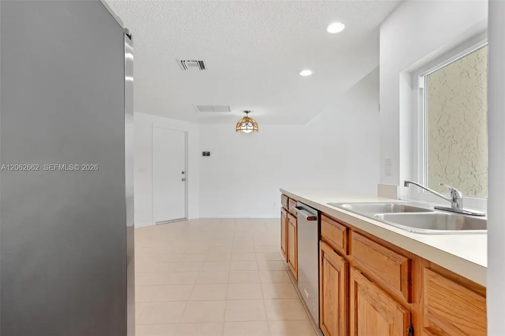 2760 SW 86th Way Davie, FL 33328