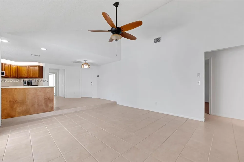2760 SW 86th Way Davie, FL 33328