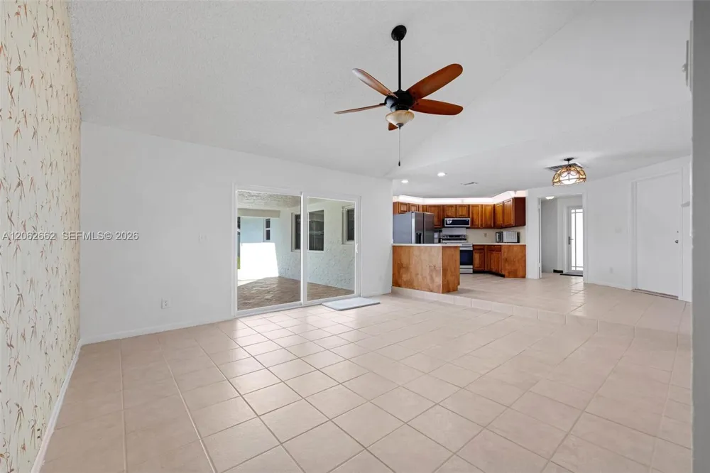2760 SW 86th Way Davie, FL 33328