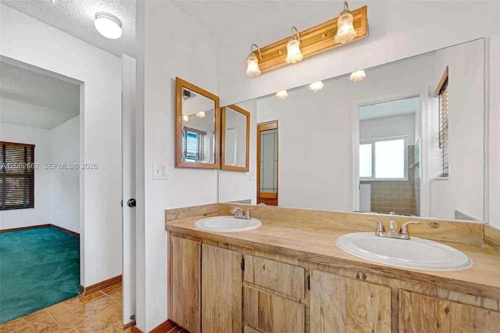 2760 SW 86th Way Davie, FL 33328