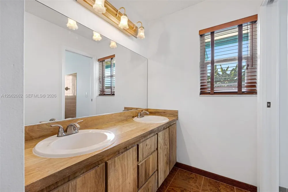 2760 SW 86th Way Davie, FL 33328