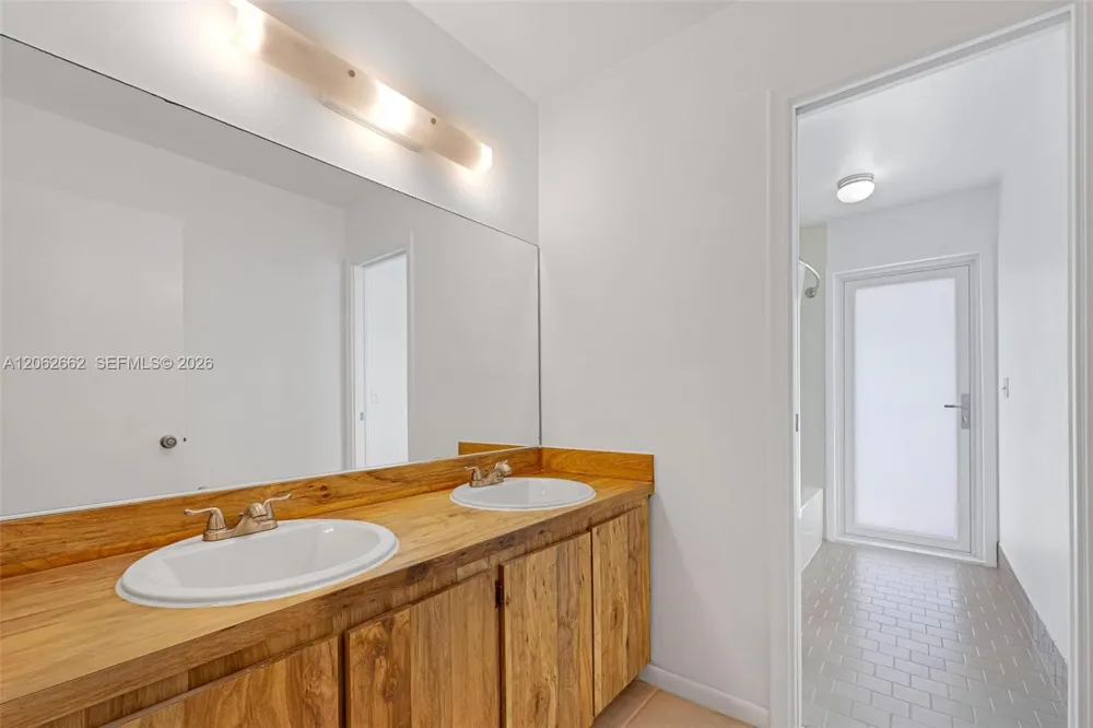 2760 SW 86th Way Davie, FL 33328